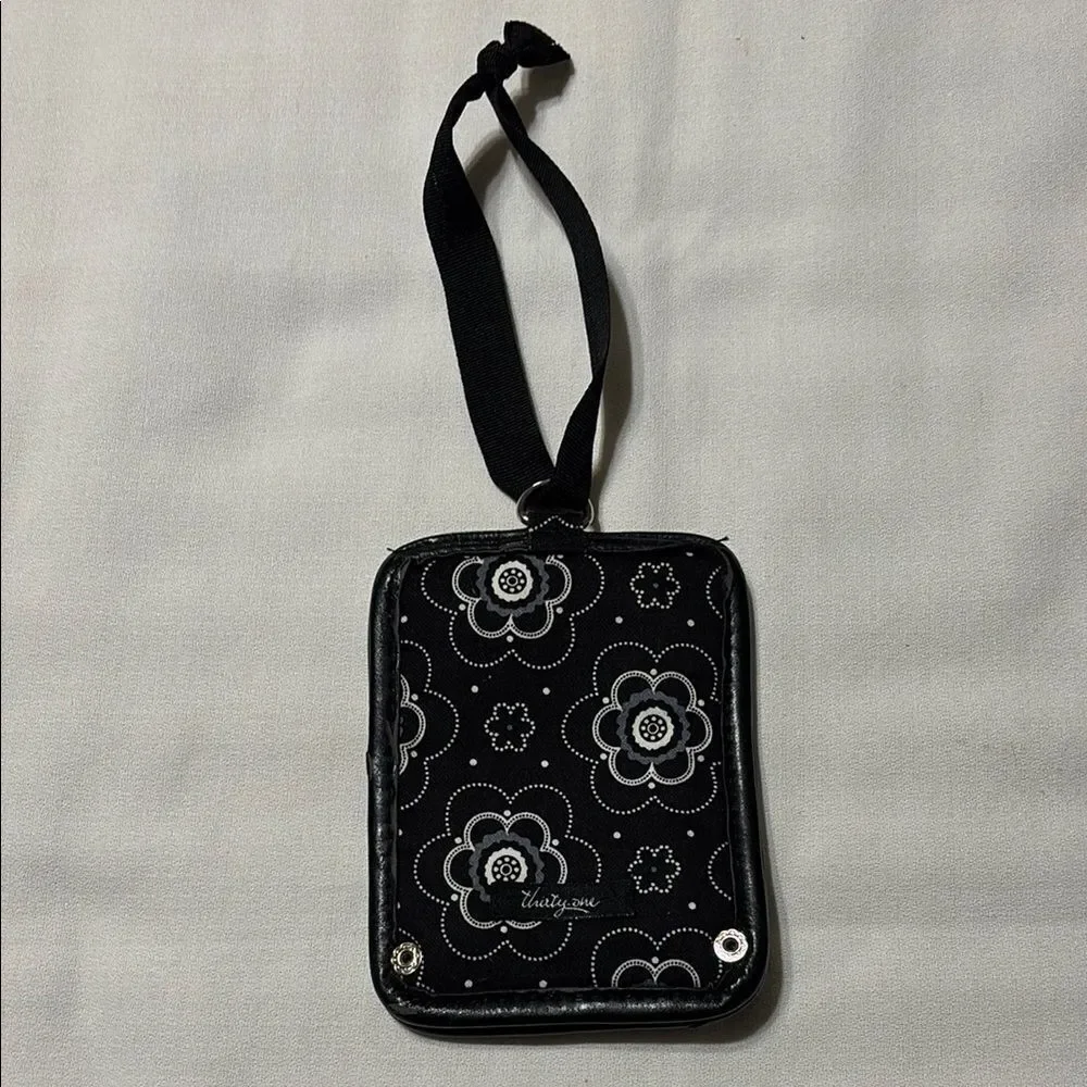 Thirty-One Black Floral Key & Card Holder